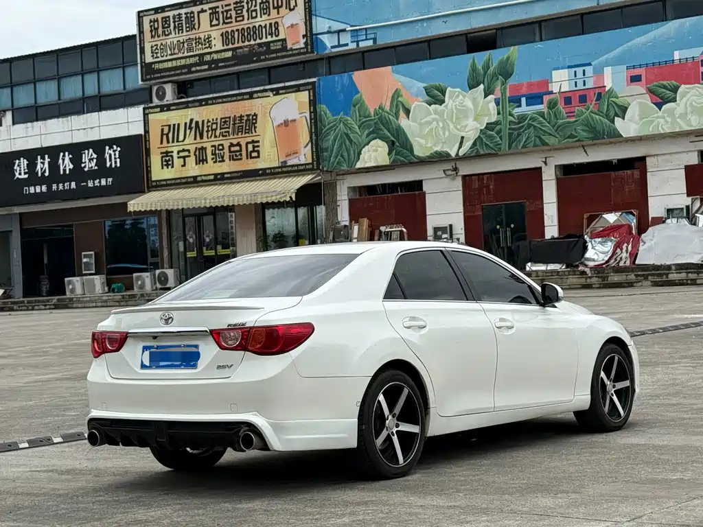 Toyota Reiz — миниатюра 4