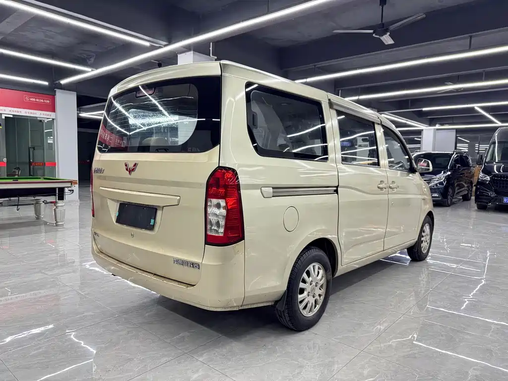 Wuling Rongguang V — миниатюра 3