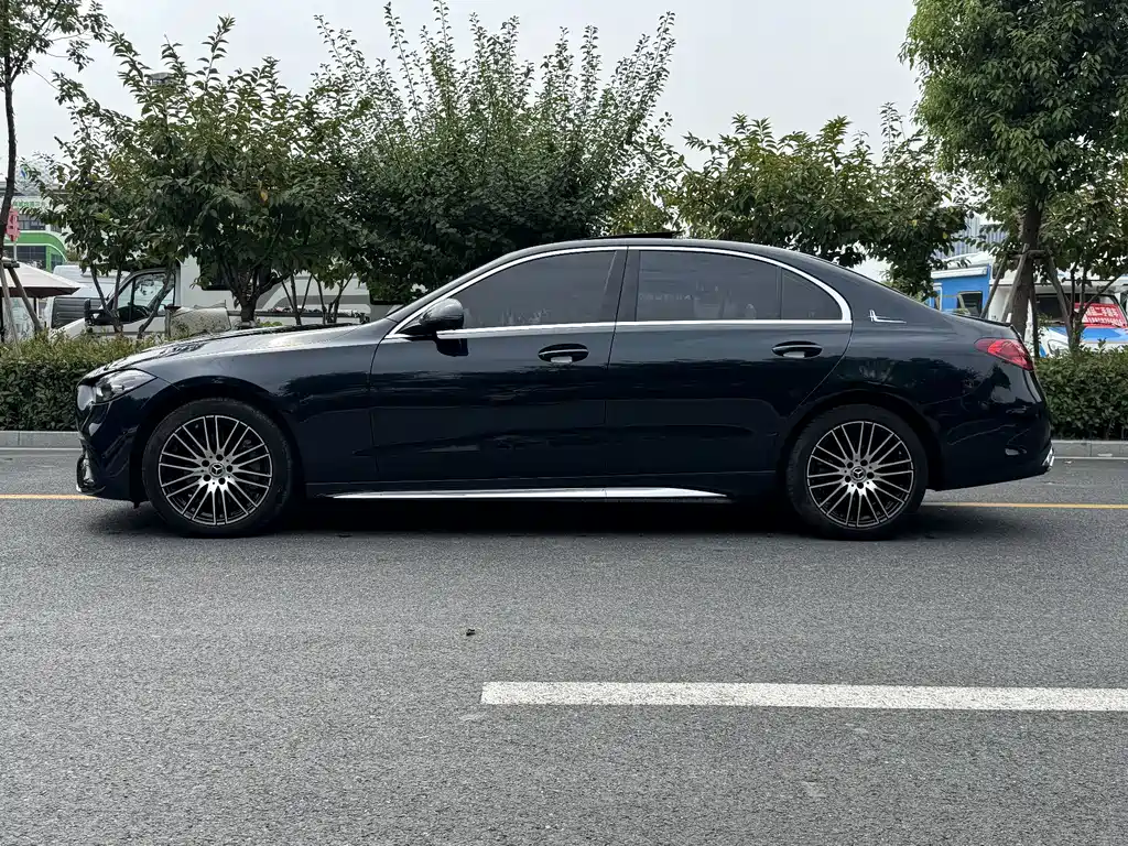 Mercedes-Benz C-Class — миниатюра 7