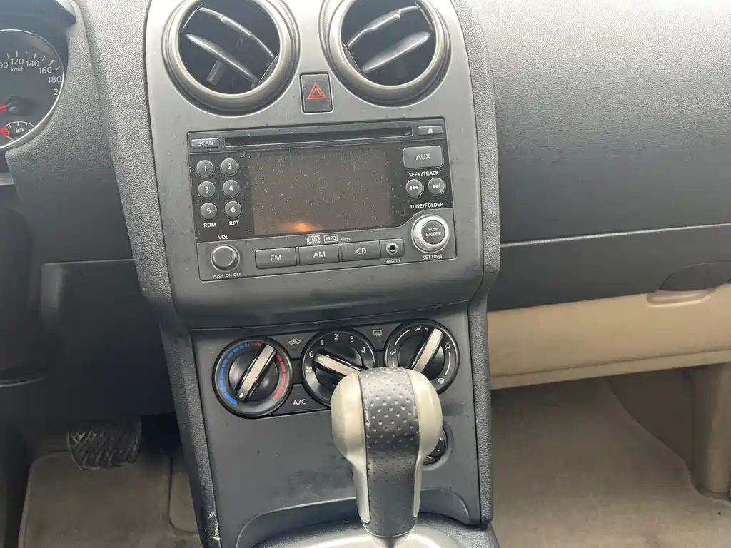 Nissan Qashqai — миниатюра 13
