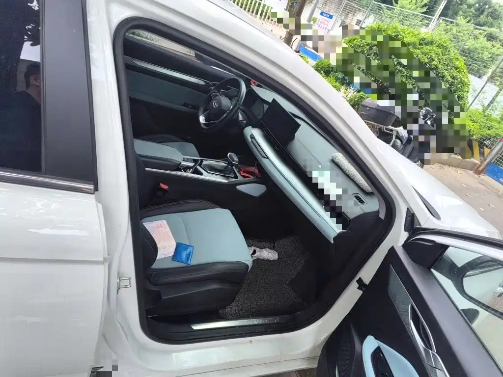 Geely Emgrand L — миниатюра 19