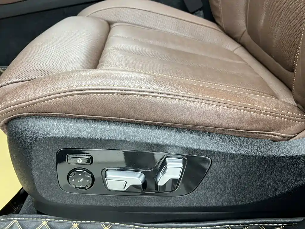 BMW X5 (Import) — миниатюра 30