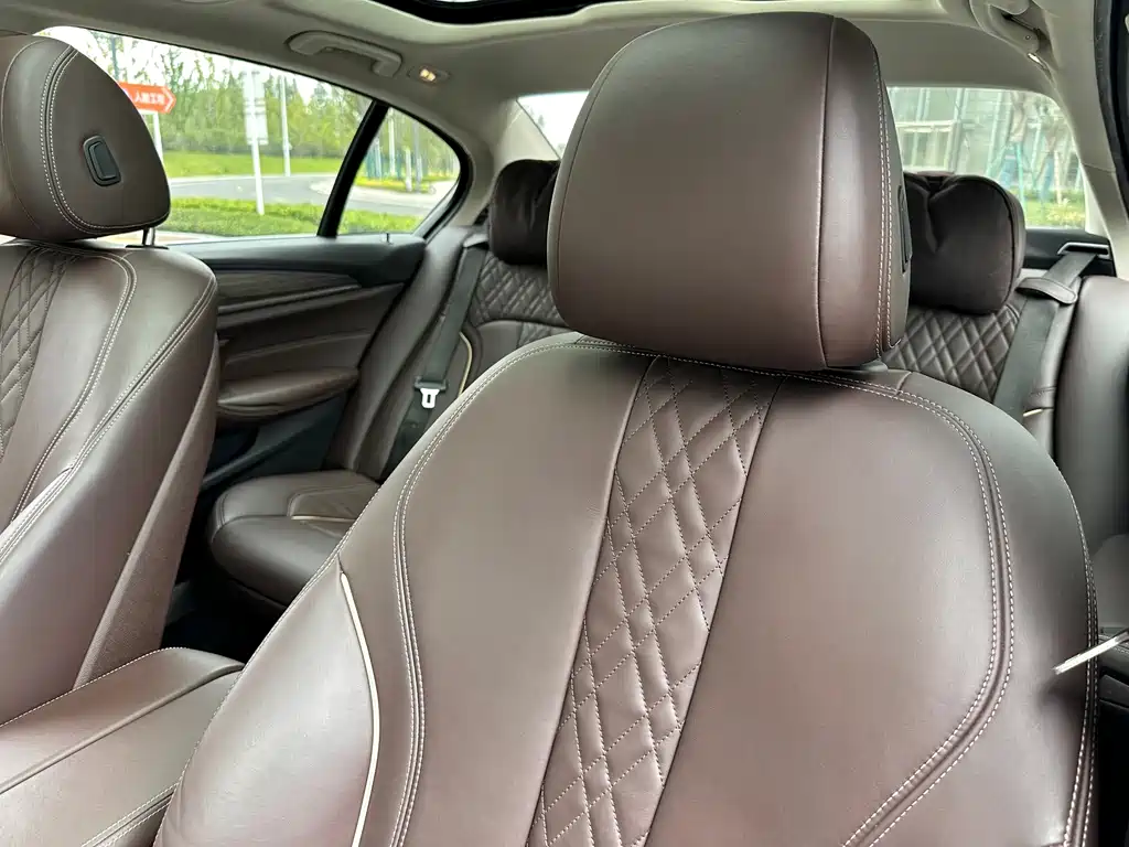 BMW 5 Series — миниатюра 16