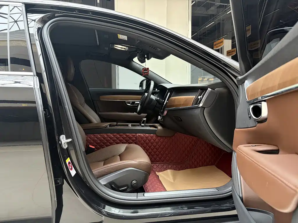 Volvo S90 — миниатюра 8