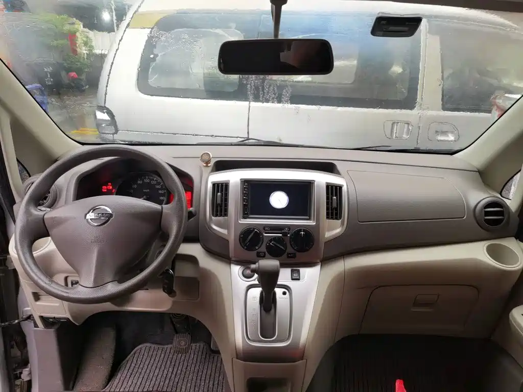 Nissan NV200 — миниатюра 5