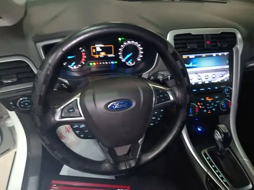 Ford Mondeo — миниатюра 11
