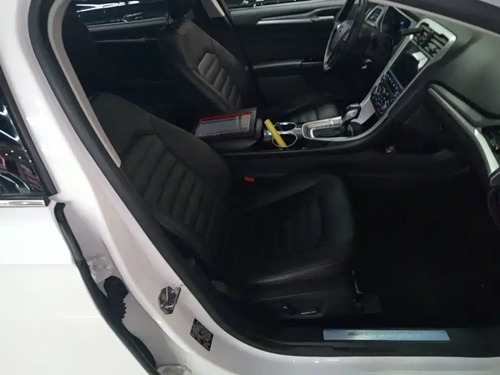 Ford Mondeo — миниатюра 25