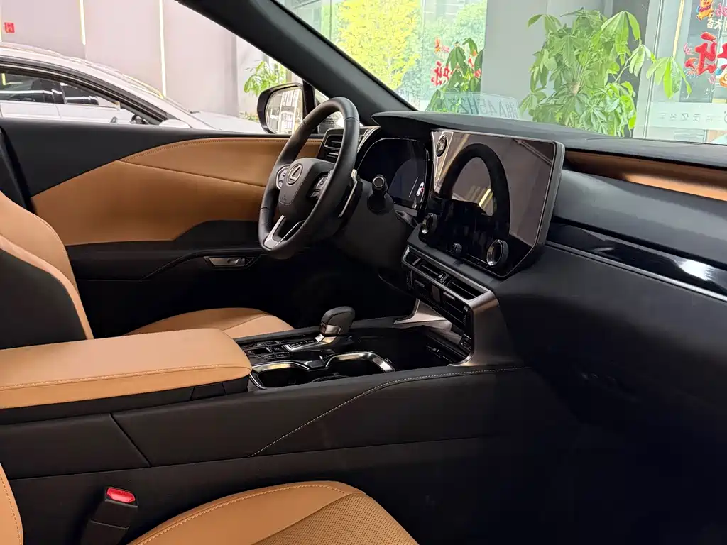 Lexus RX — миниатюра 17