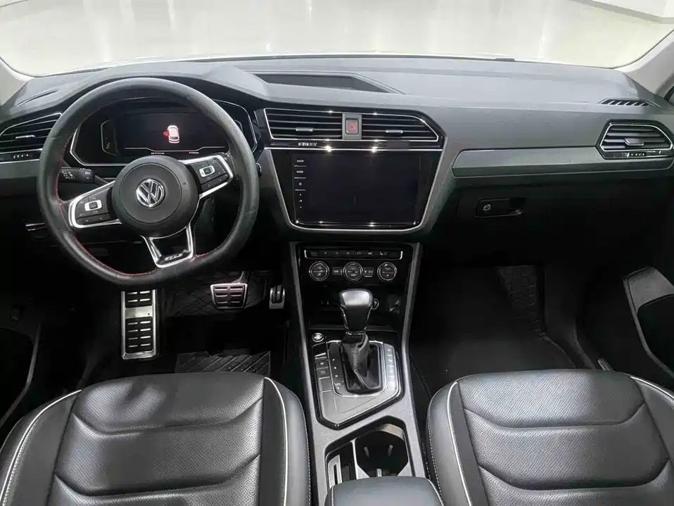 Volkswagen Tiguan L — миниатюра 10