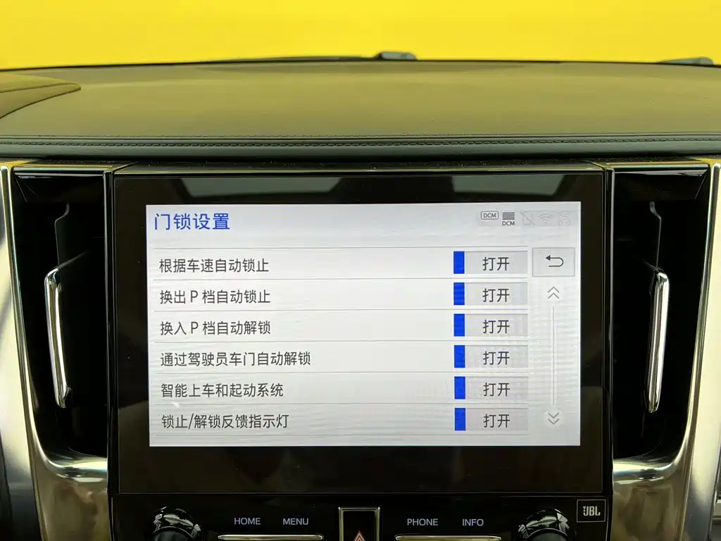Toyota Alphard — миниатюра 27