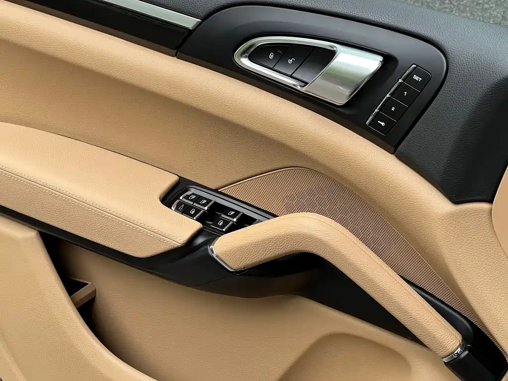 Porsche Cayenne Hybrid — миниатюра 16