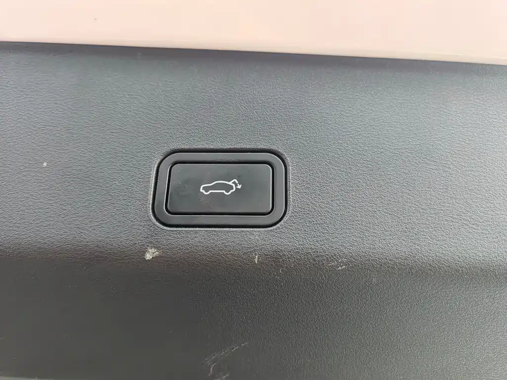 Geely Xingyue L — миниатюра 10