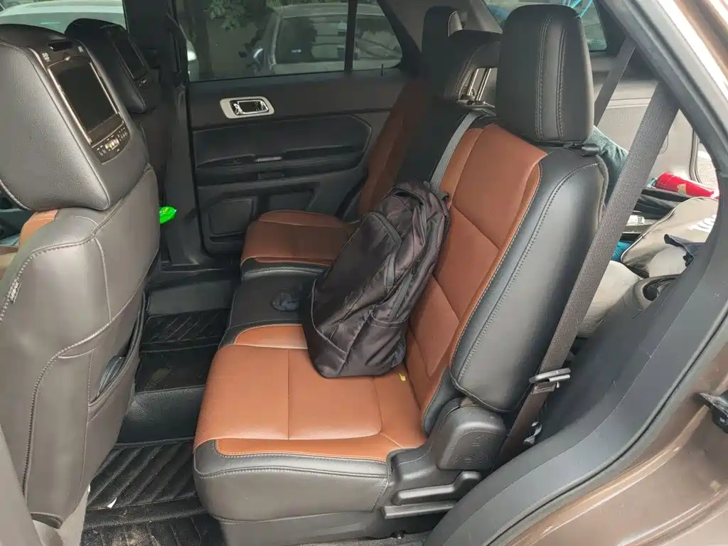 Ford Explorer (Import) — миниатюра 13