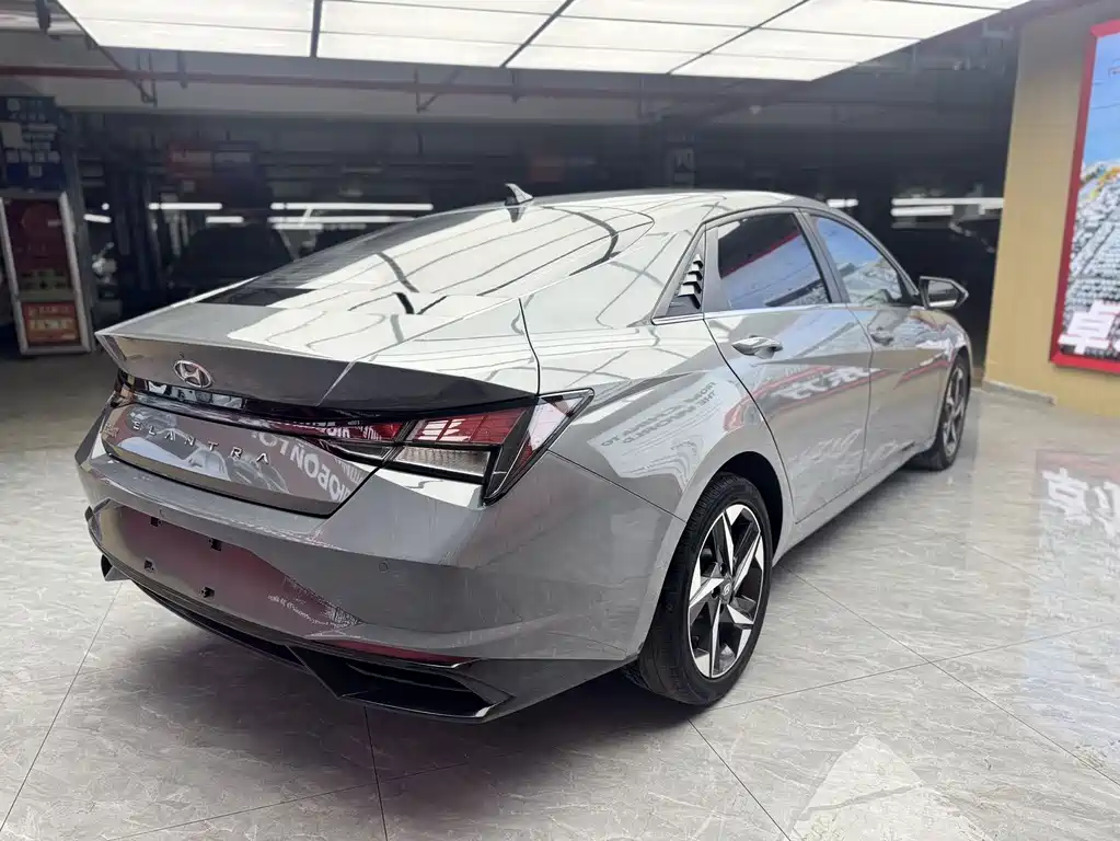 Hyundai Elantra — миниатюра 5