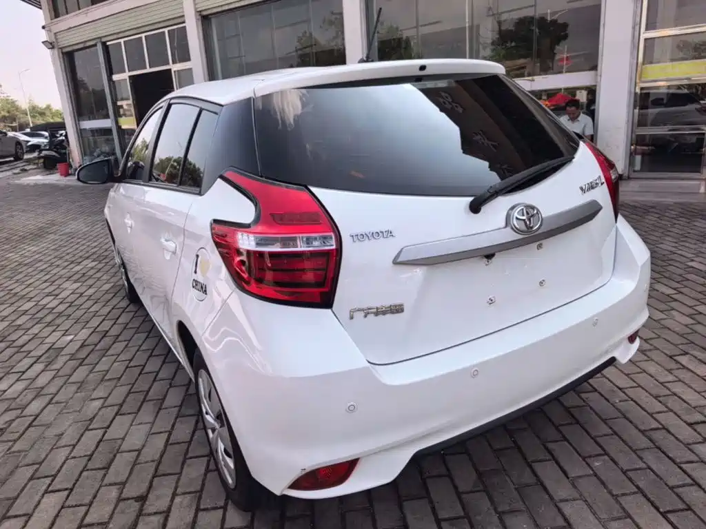Toyota Yaris L — миниатюра 5