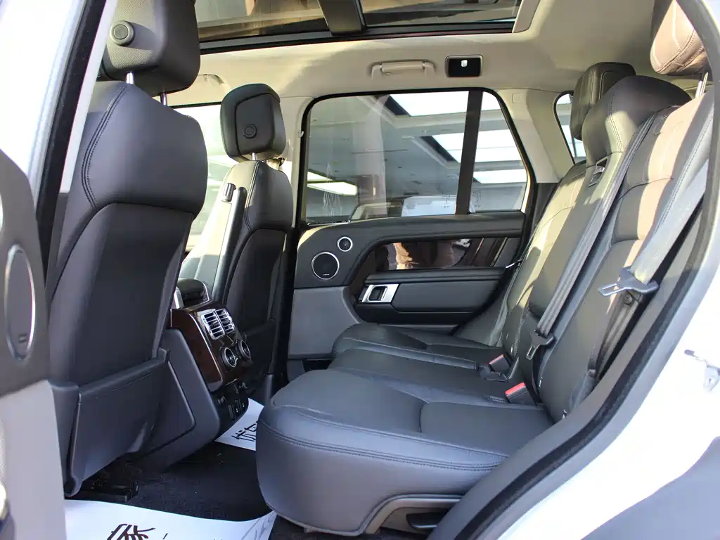Land Rover Range Rover — миниатюра 7