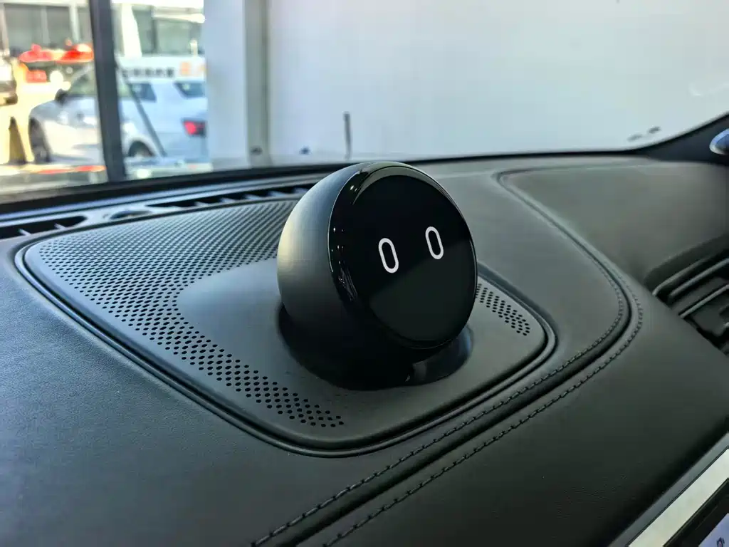 NIO ES8 — миниатюра 10