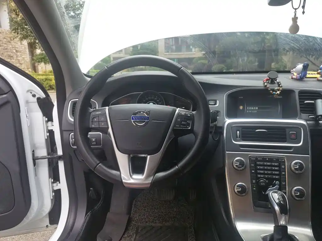 Volvo S60 — миниатюра 3