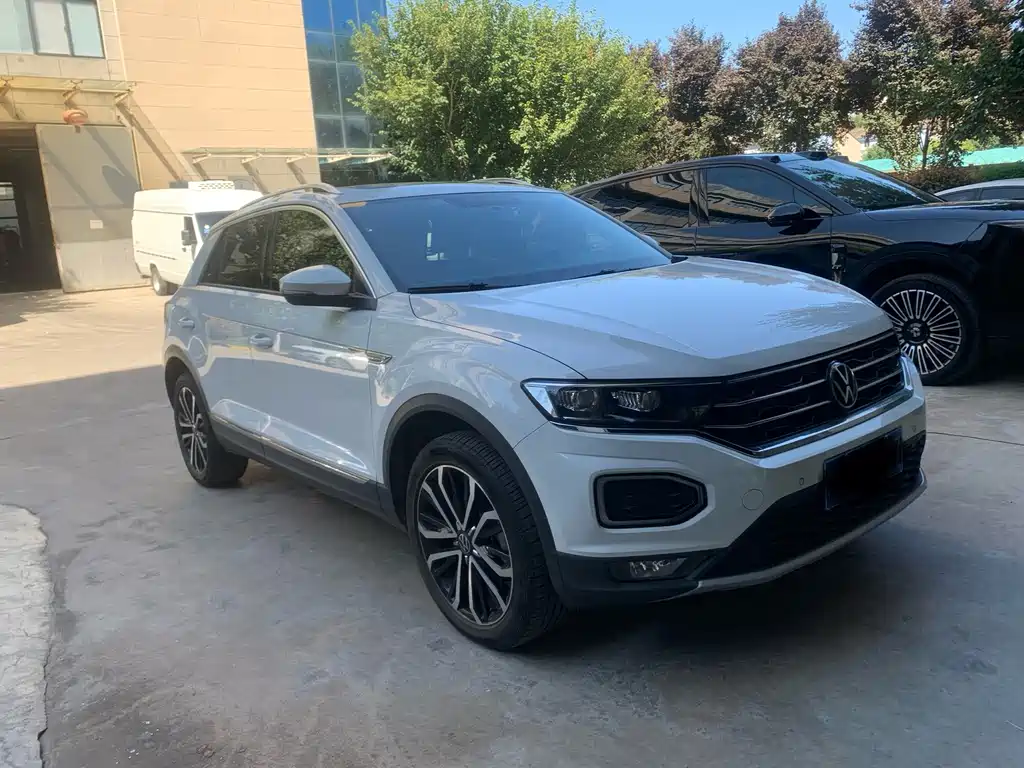Volkswagen T-Roc — миниатюра 2