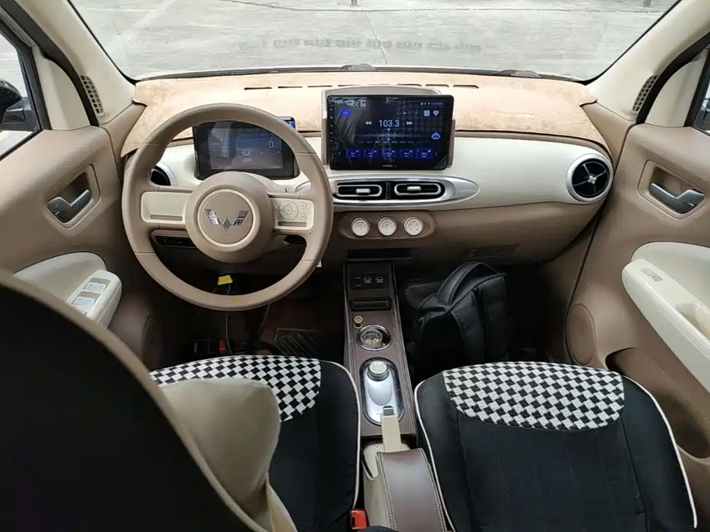 Wuling MINIEV — миниатюра 10
