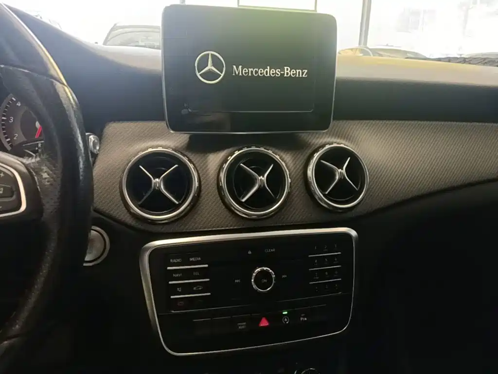 Mercedes-Benz GLA — миниатюра 13