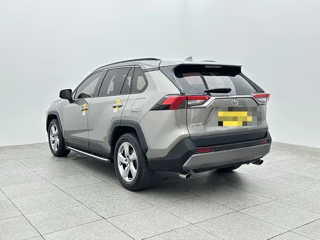Toyota RAV4 — миниатюра 4
