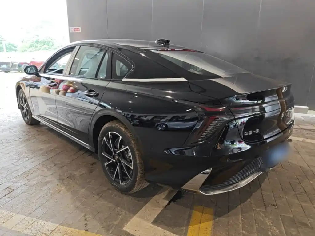 Hongqi H6 2024 2.0T