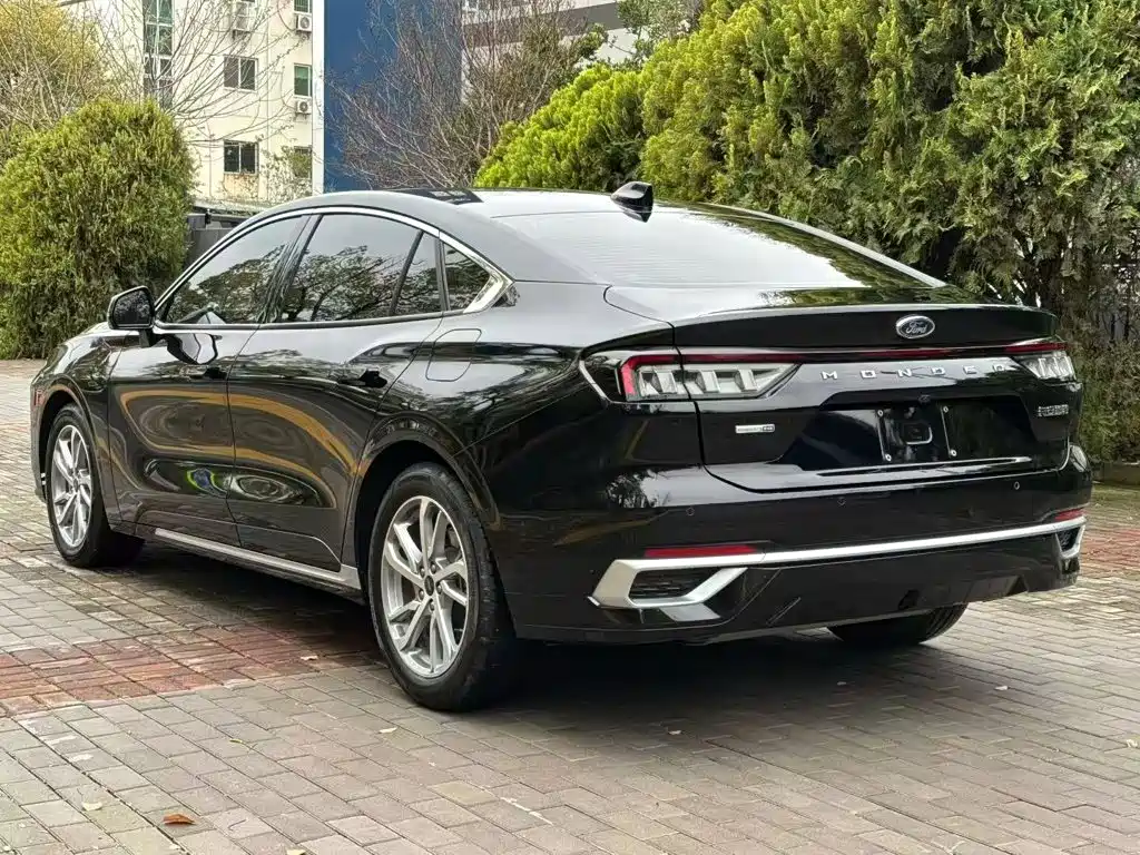 Ford Mondeo — миниатюра 7