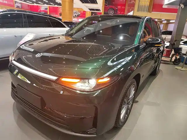 ZERO-RUNNING CAR ZERO RUN C10 2024