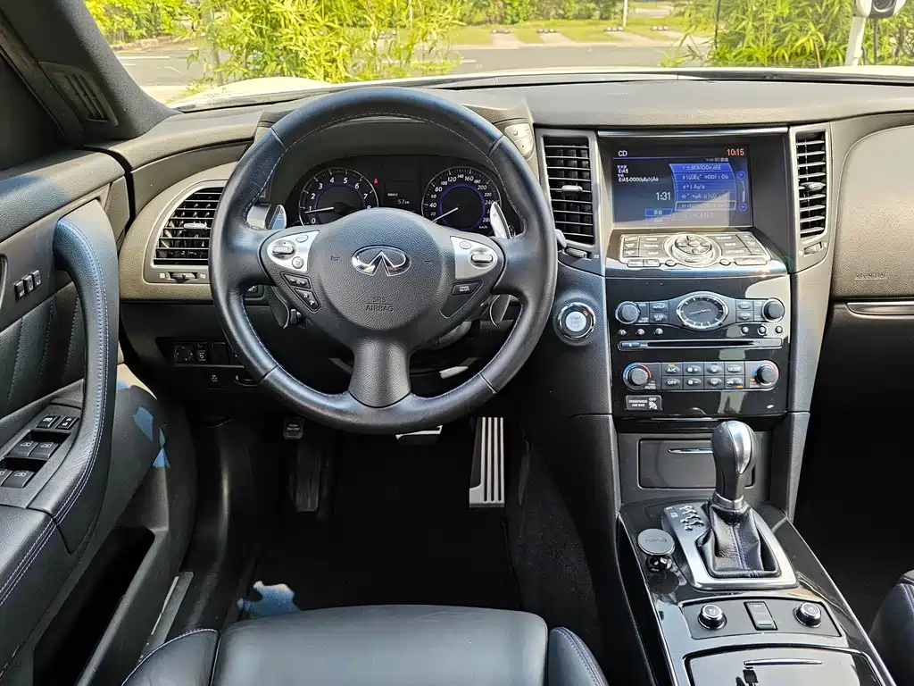 Infiniti QX70 — миниатюра 6
