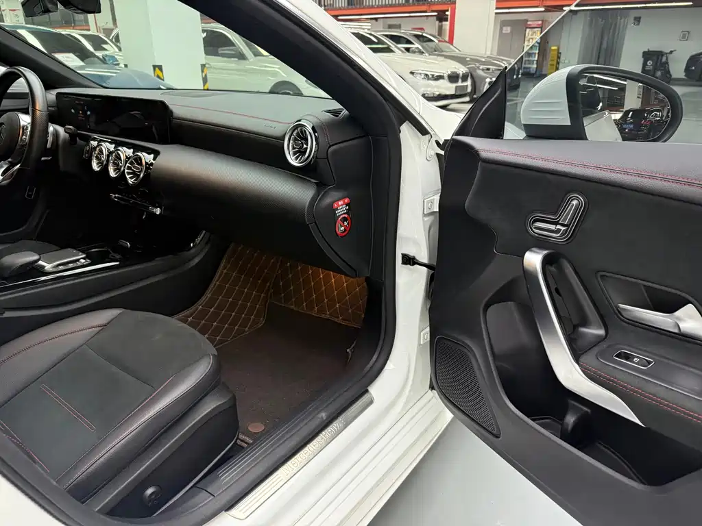 Mercedes-Benz CLA (Import) — миниатюра 20