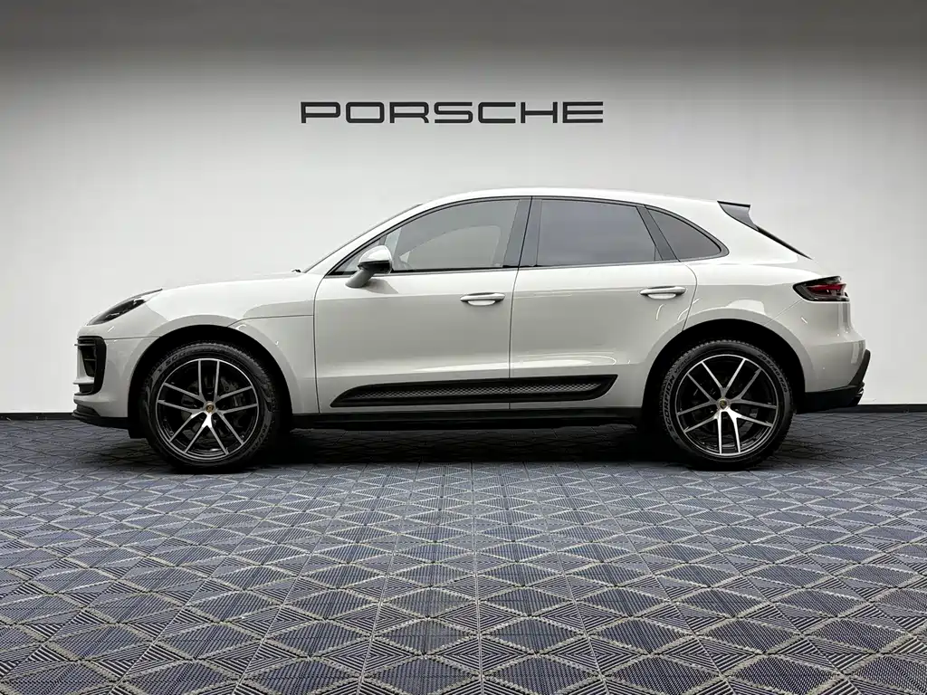 Porsche Macan — миниатюра 14