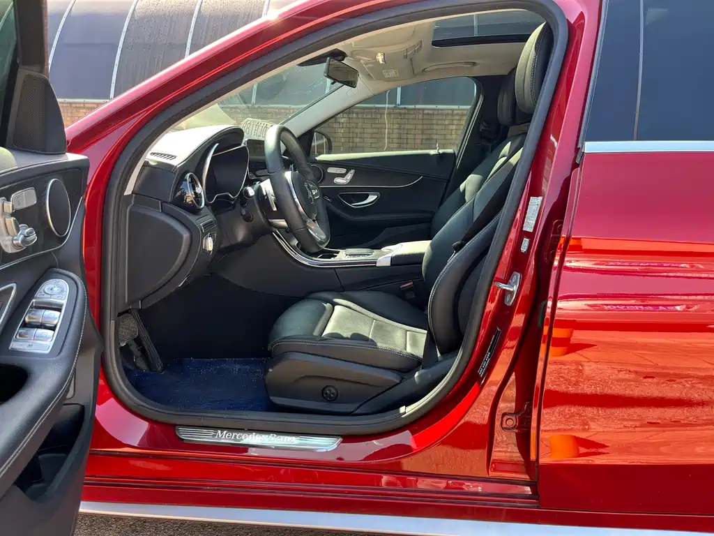 Mercedes-Benz C-Class — миниатюра 7