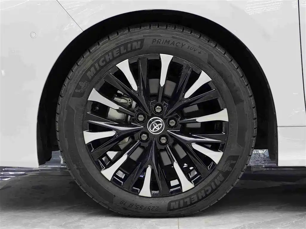 Toyota Vellfire — миниатюра 4