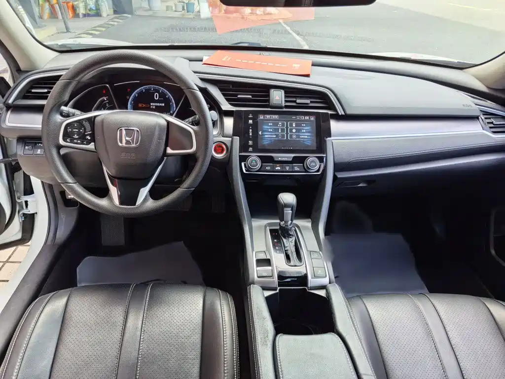 Honda Civic — миниатюра 8
