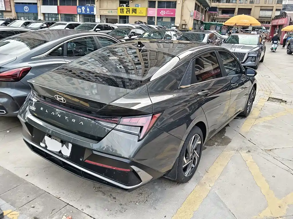 Hyundai Elantra — миниатюра 13