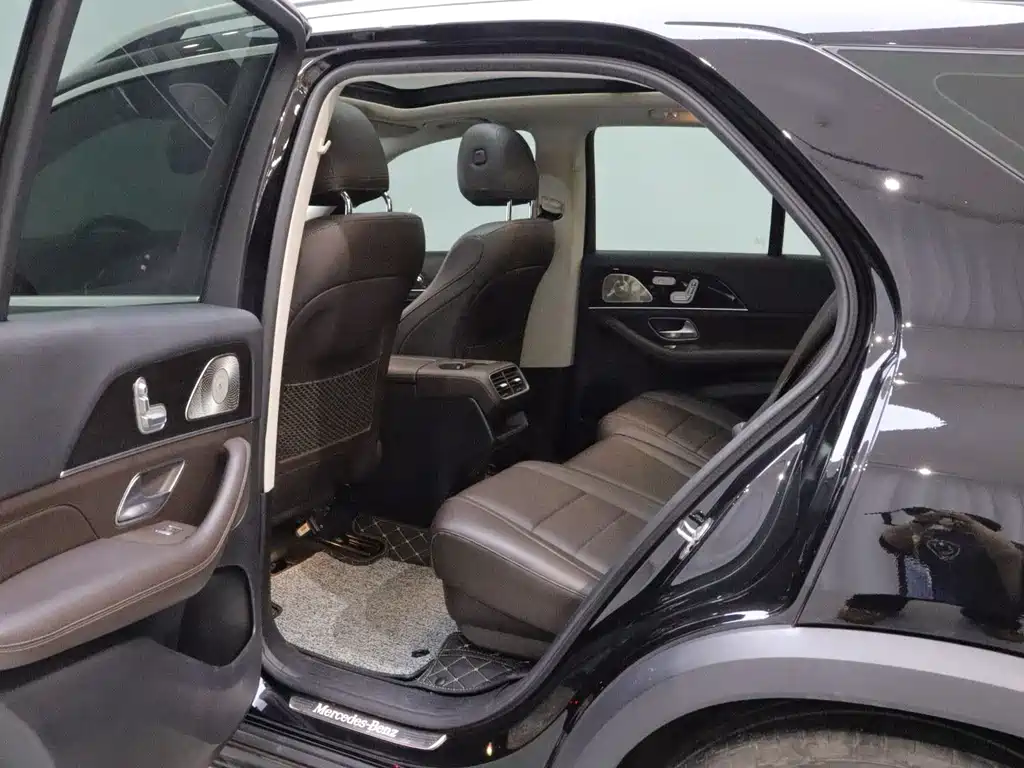 Mercedes-Benz GLE (Import) — миниатюра 34