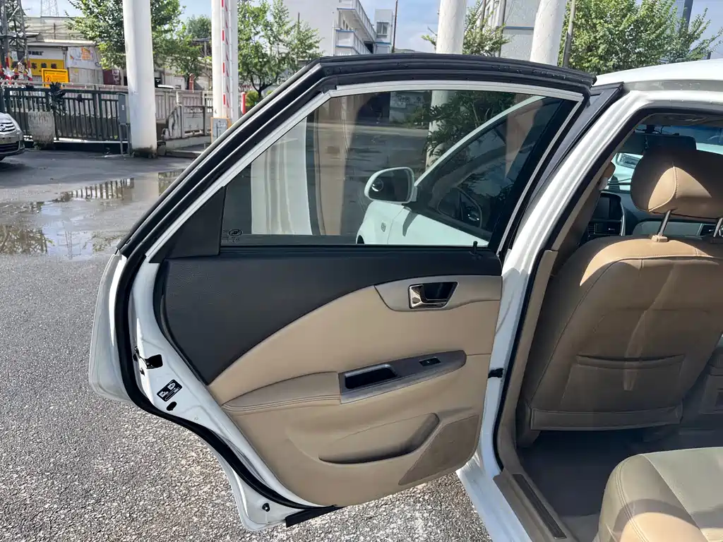 Buick Excelle — миниатюра 12