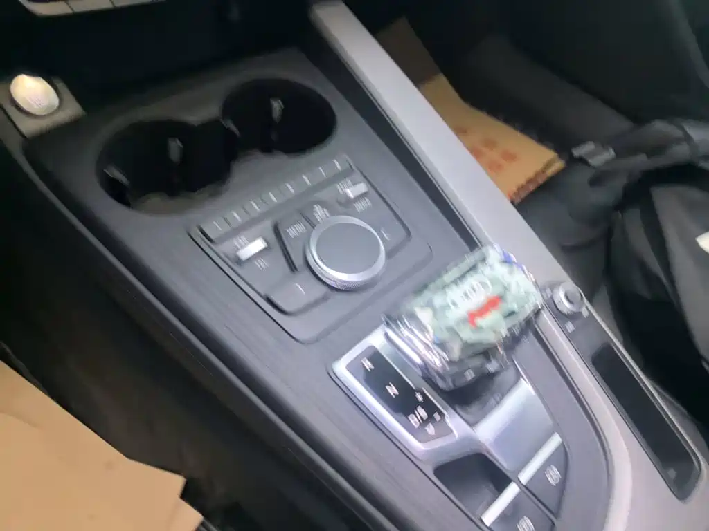 Audi A4L — миниатюра 14