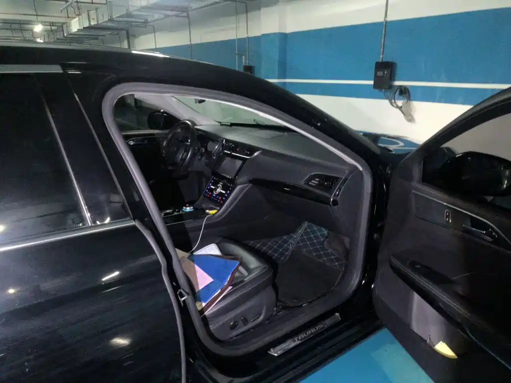 Ford Taurus — миниатюра 19