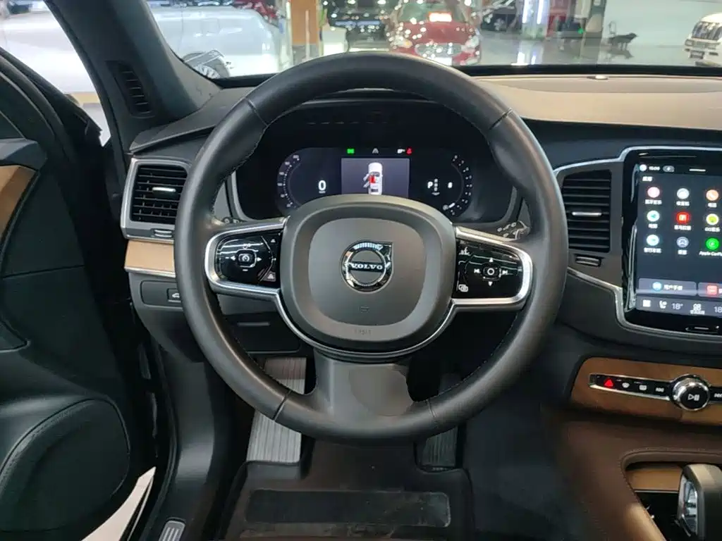 Volvo XC90 — миниатюра 11