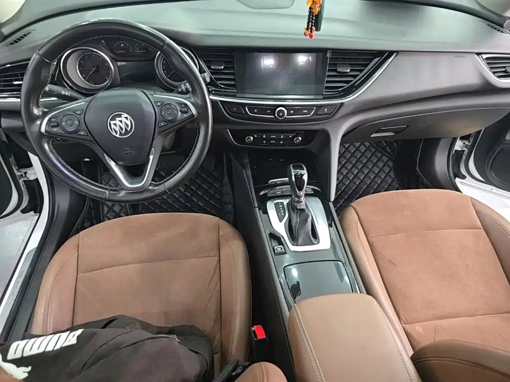 Buick Regal — миниатюра 10