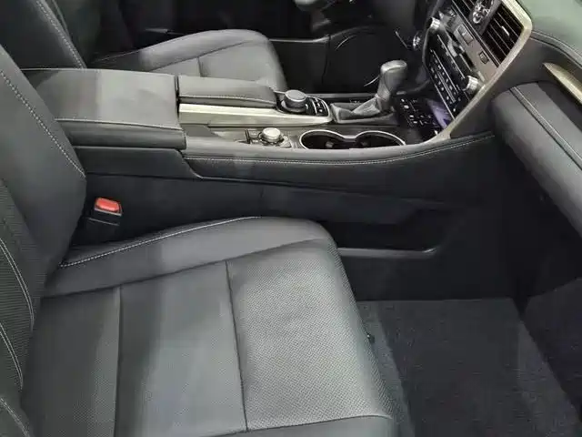 Lexus RX — миниатюра 5