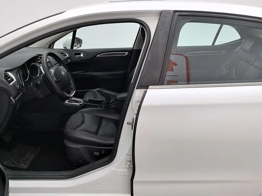 Citroen C4L — миниатюра 10