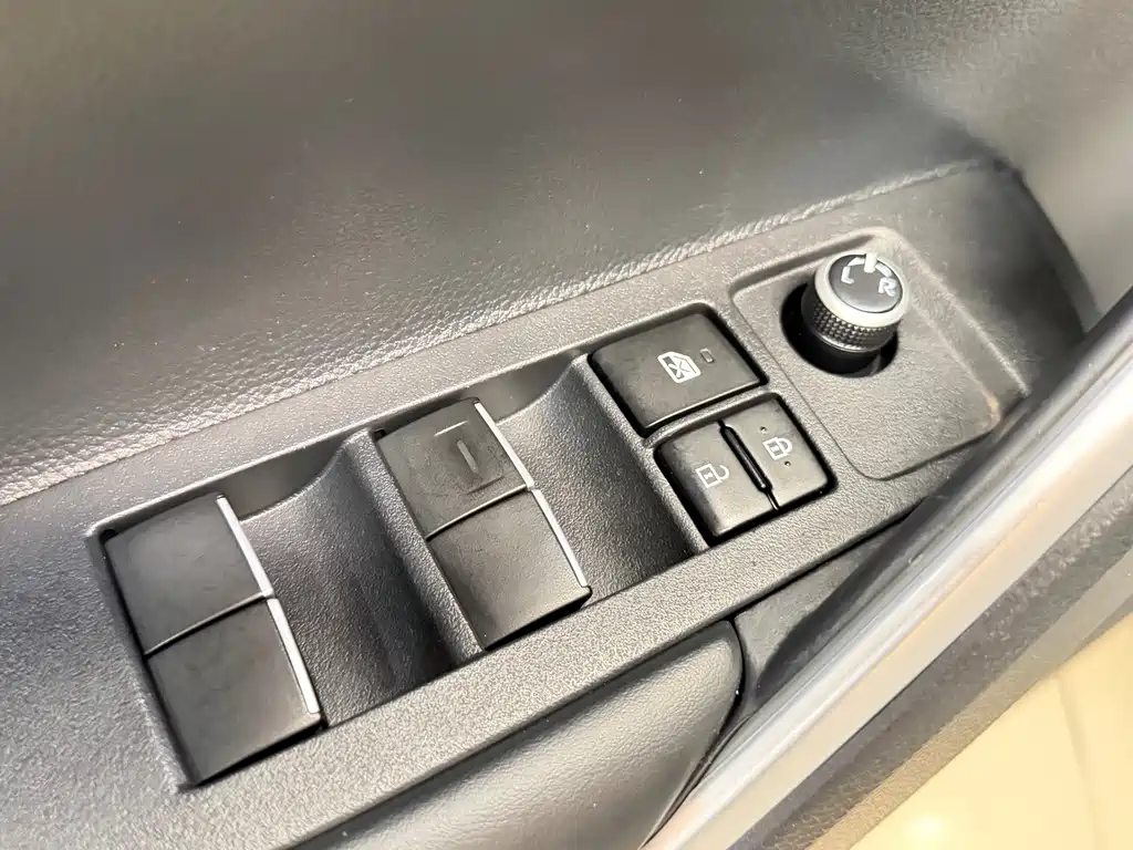 Toyota Frontlander — миниатюра 6