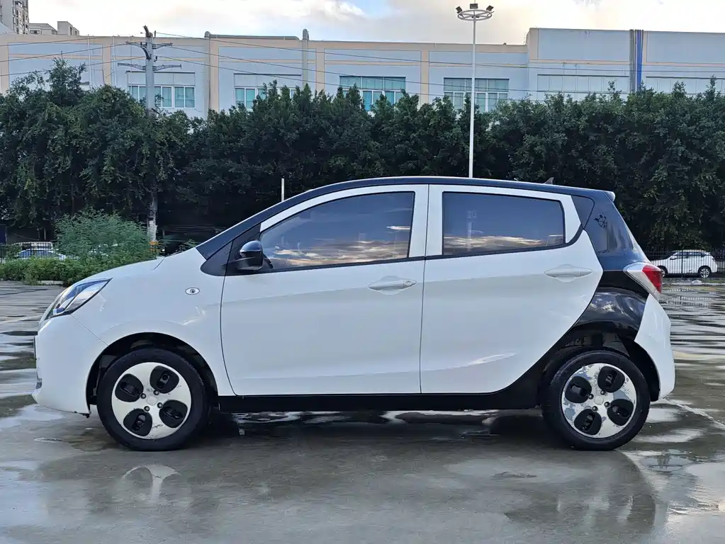 Changan Benben E-Star — миниатюра 2