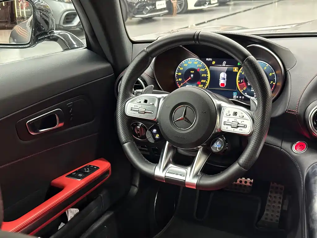 MERCEDES-BENZ AMG GT