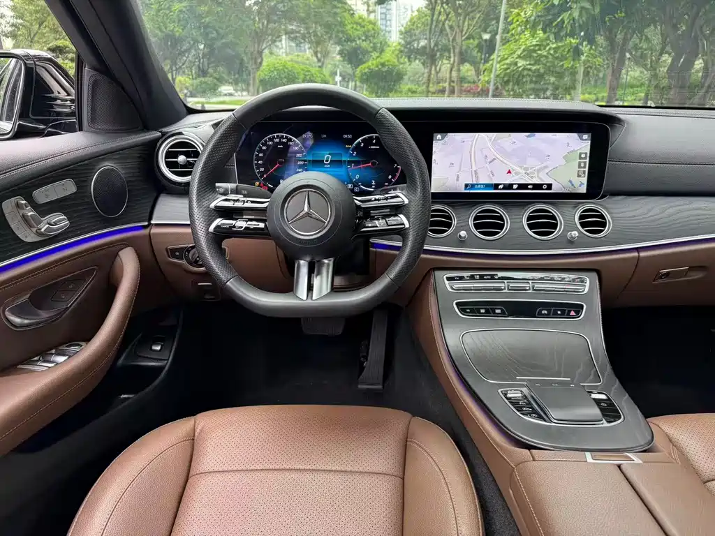 Mercedes-Benz E-Class — миниатюра 11