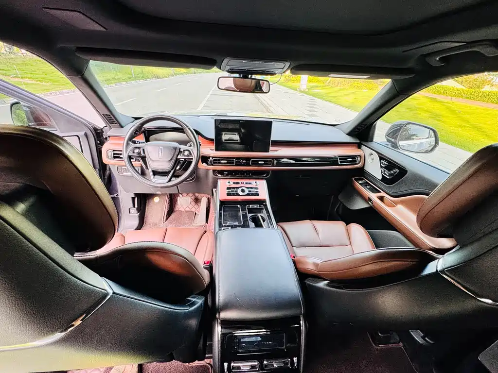 Lincoln Aviator — миниатюра 6