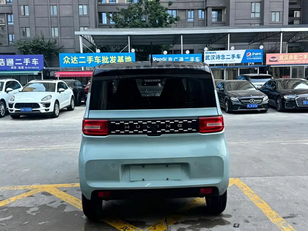 Wuling MINIEV — миниатюра 8